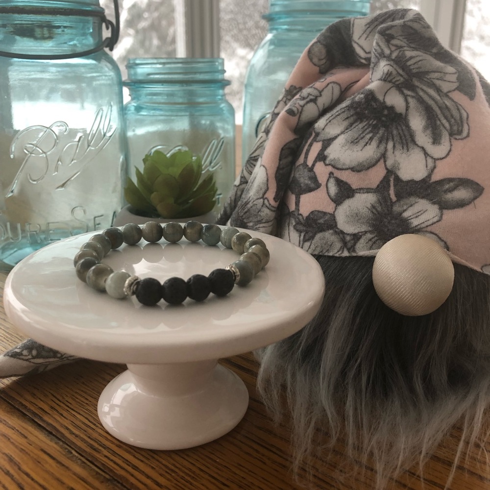 Essential oil diffusing bracelets - Picture 3 of 8